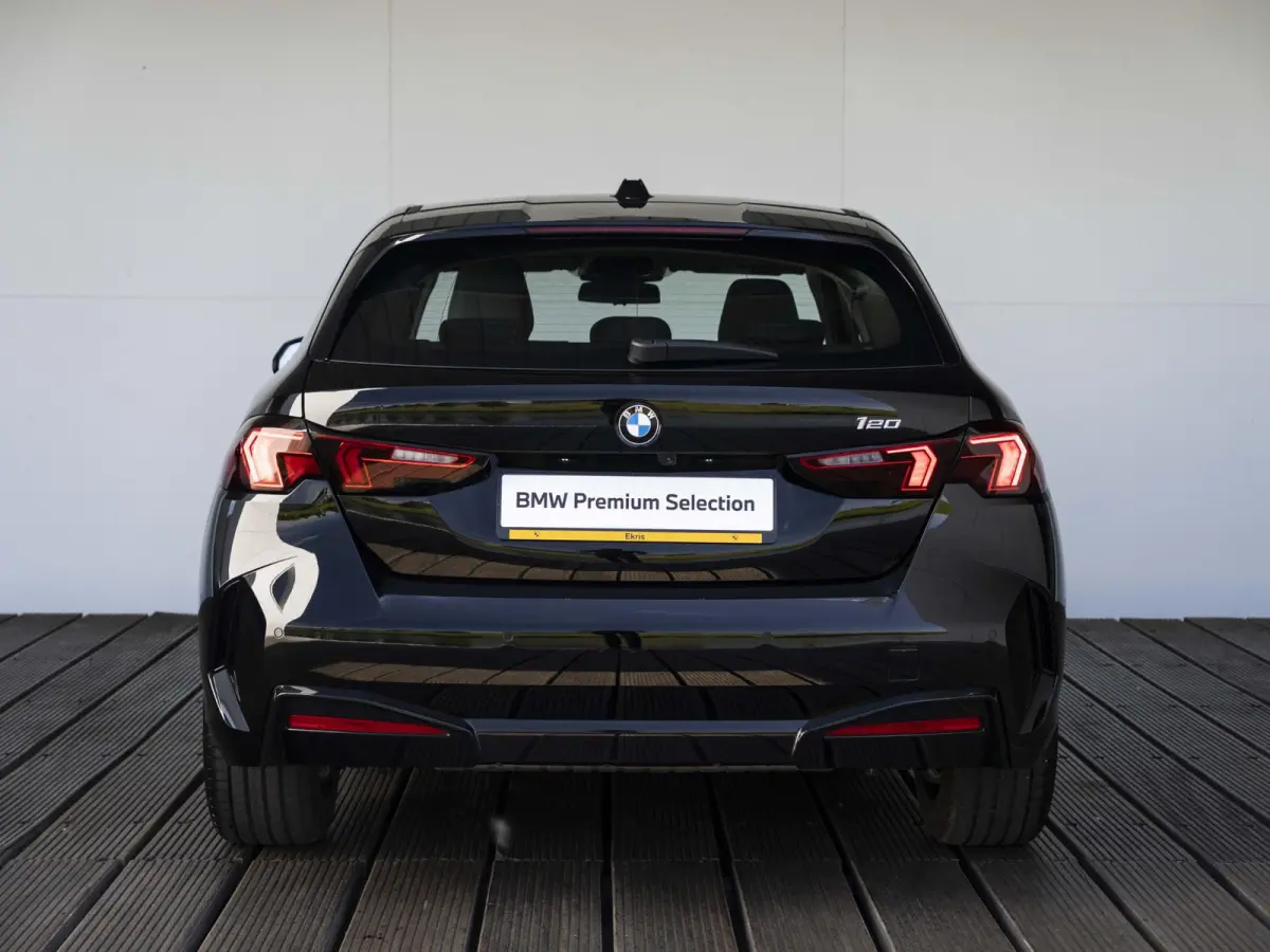 120 | Premium Pack | 18 inch | Comfort Access | Achteruitrijcamera | Sportstoelen | Stoelverwarming | Harman Kardon |