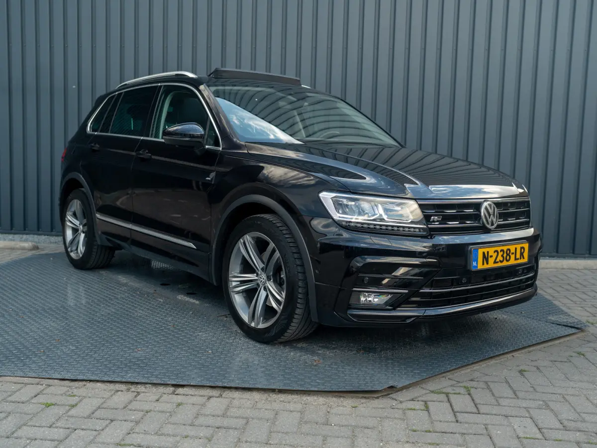 1.4 TSI ACT Highline Business R-line | Pano | Trekhaak wegkl. | Elk. A-klep | Side Assist | Camera | Prijs Rijklaar!!