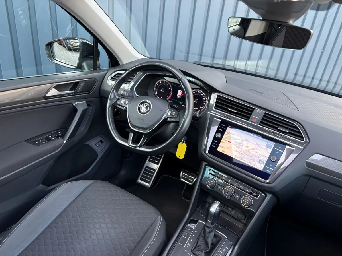 1.4 TSI ACT Highline Business R-line | Pano | Trekhaak wegkl. | Elk. A-klep | Side Assist | Camera | Prijs Rijklaar!!