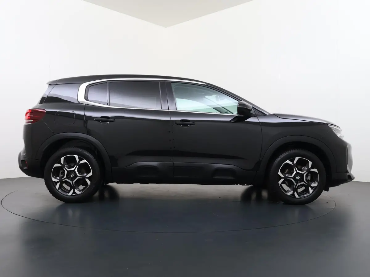 1.2 Hybrid 136 Plus CAMERA | STOELVERWARMING |KEYLESS START & GO | RIJKLAAR GELEVERD MET 12 MND BOVAG GARANTIE |