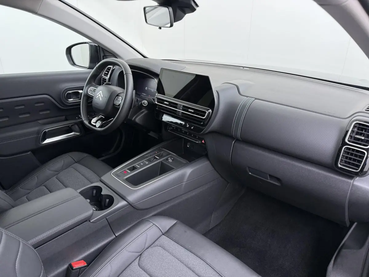 1.2 Hybrid 136 Plus CAMERA | STOELVERWARMING |KEYLESS START & GO | RIJKLAAR GELEVERD MET 12 MND BOVAG GARANTIE |