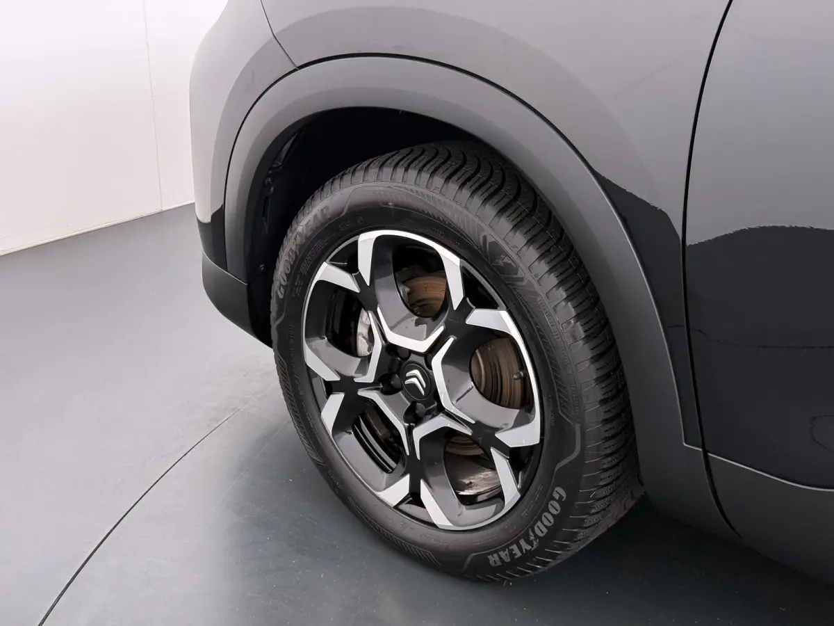 1.2 Hybrid 136 Plus CAMERA | STOELVERWARMING |KEYLESS START & GO | RIJKLAAR GELEVERD MET 12 MND BOVAG GARANTIE |