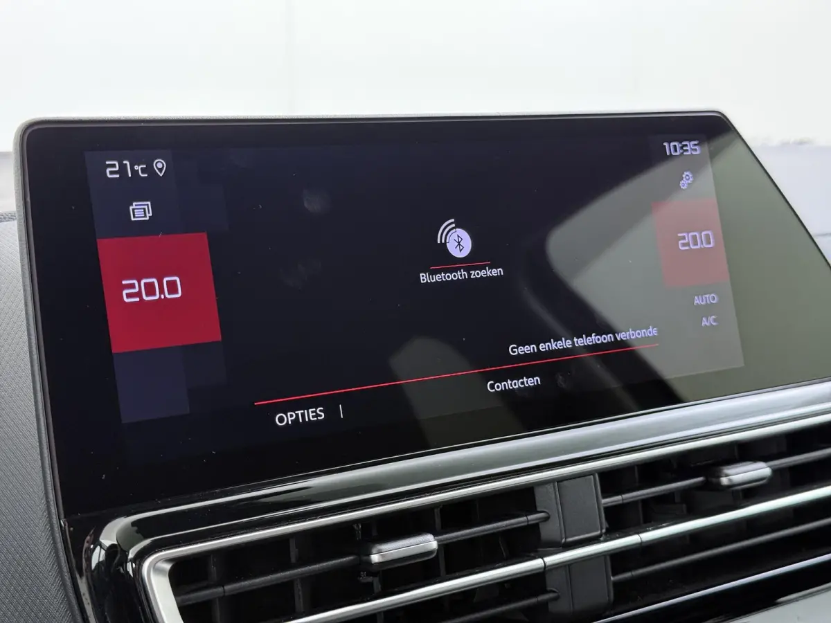1.2 Hybrid 136 Plus CAMERA | STOELVERWARMING |KEYLESS START & GO | RIJKLAAR GELEVERD MET 12 MND BOVAG GARANTIE |