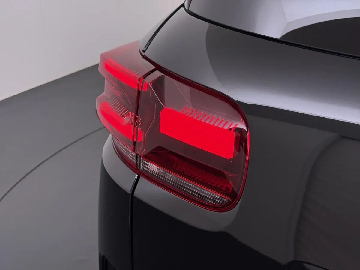 1.2 Hybrid 136 Plus CAMERA | STOELVERWARMING |KEYLESS START & GO | RIJKLAAR GELEVERD MET 12 MND BOVAG GARANTIE |