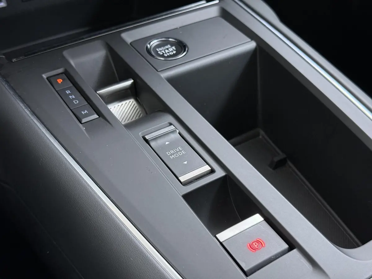 1.2 Hybrid 136 Plus CAMERA | STOELVERWARMING |KEYLESS START & GO | RIJKLAAR GELEVERD MET 12 MND BOVAG GARANTIE |