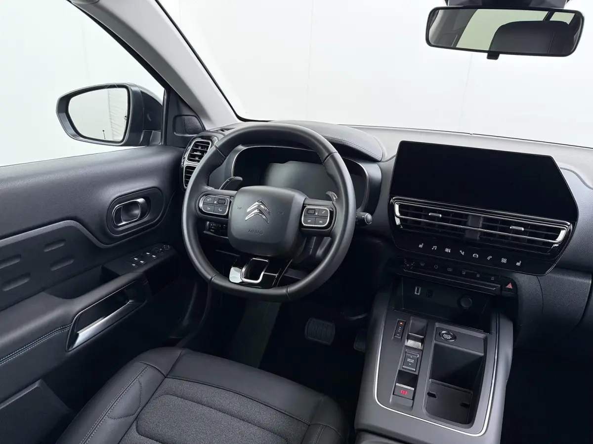 1.2 Hybrid 136 Plus CAMERA | STOELVERWARMING |KEYLESS START & GO | RIJKLAAR GELEVERD MET 12 MND BOVAG GARANTIE |