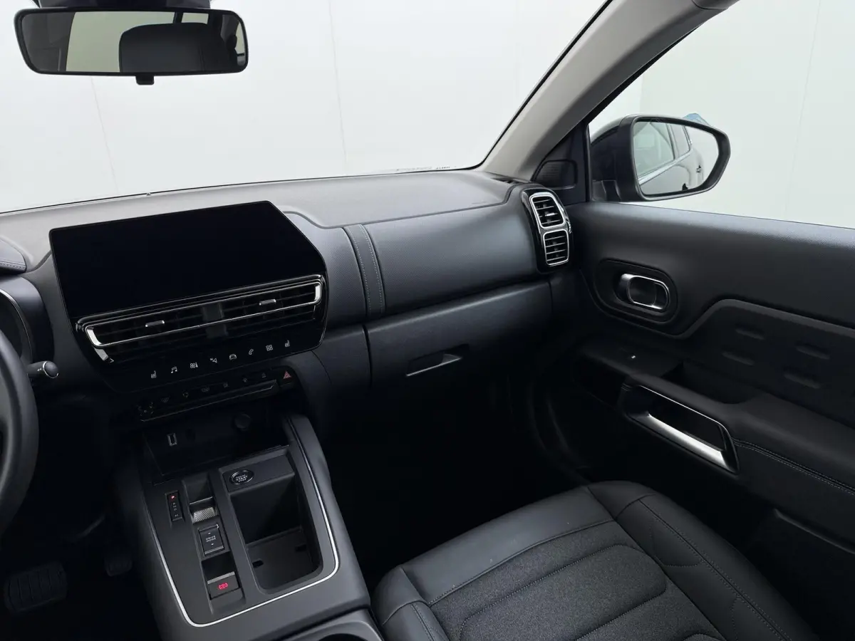 1.2 Hybrid 136 Plus CAMERA | STOELVERWARMING |KEYLESS START & GO | RIJKLAAR GELEVERD MET 12 MND BOVAG GARANTIE |