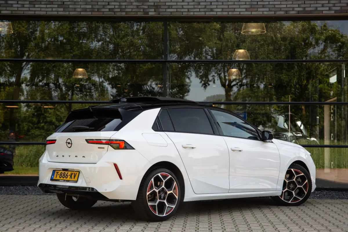 1.6 Hybrid GS Line , Panoramadak, Adap. cruise, Stoelverwarming
