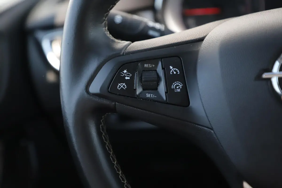 1.2 Business Elegance 110PK Sportstoelen Navigatie Achteruitrijcamera Clima Cruise Carplay Android PDC