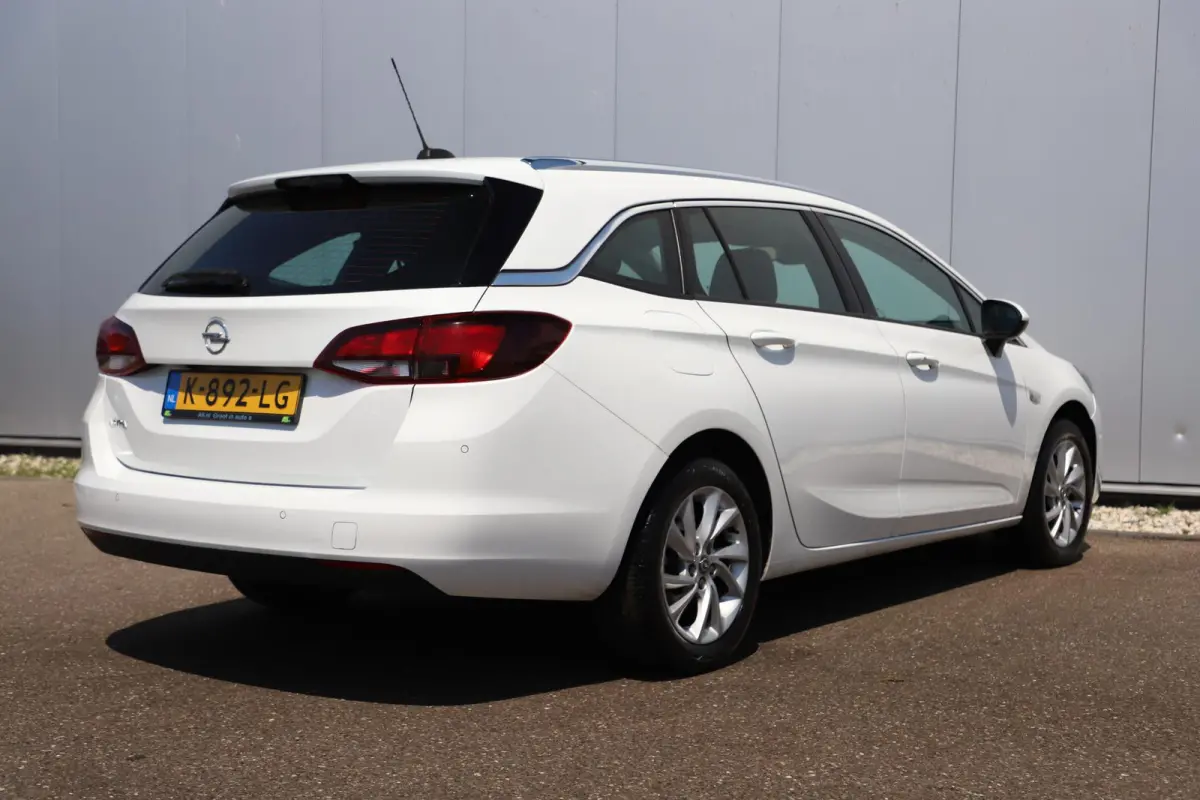 1.2 Business Elegance 110PK Sportstoelen Navigatie Achteruitrijcamera Clima Cruise Carplay Android PDC