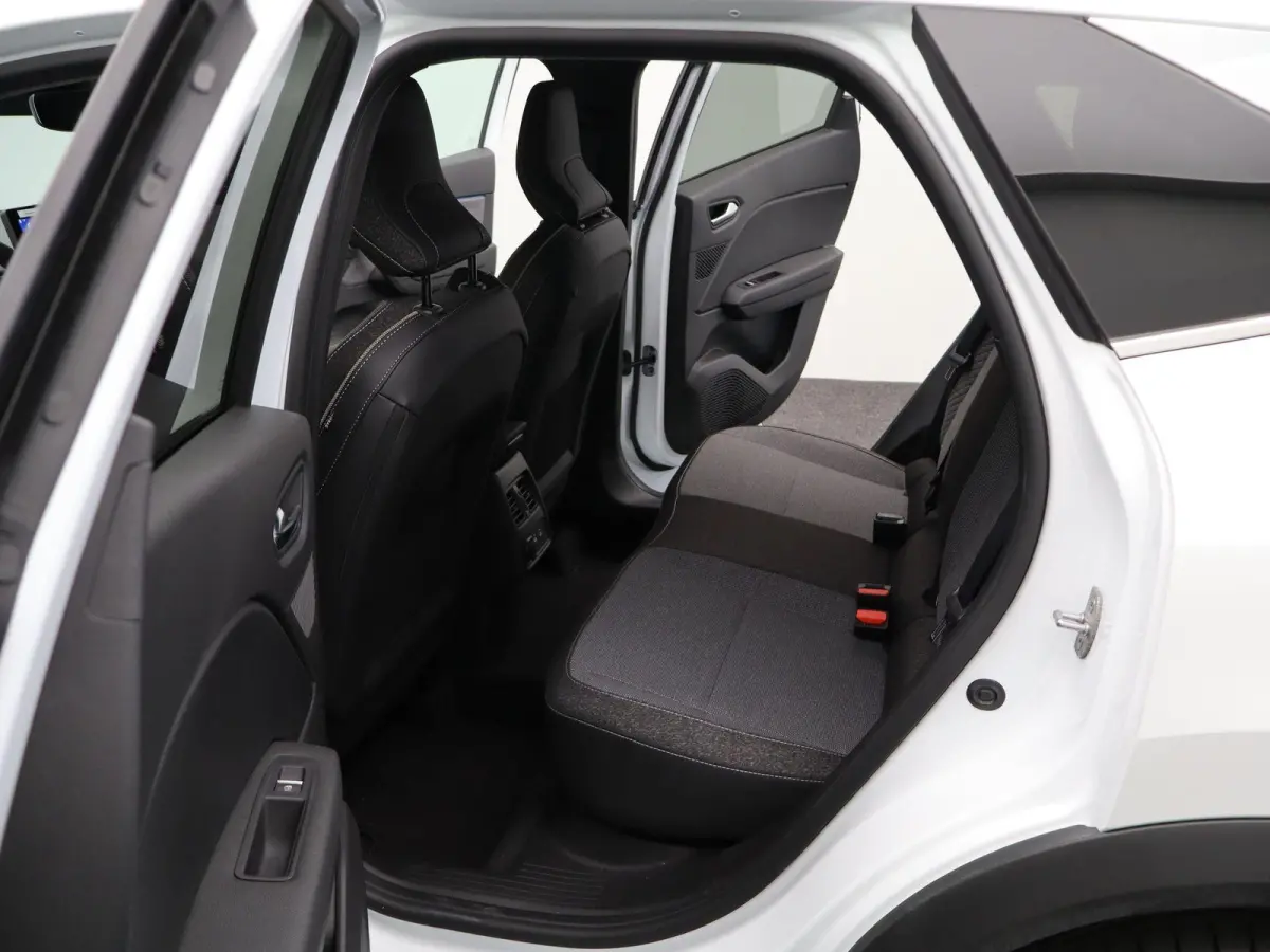 techno full hybrid E-Tech 160 | Parkeercamera | Adapt. Cruise | Google Navigatie |