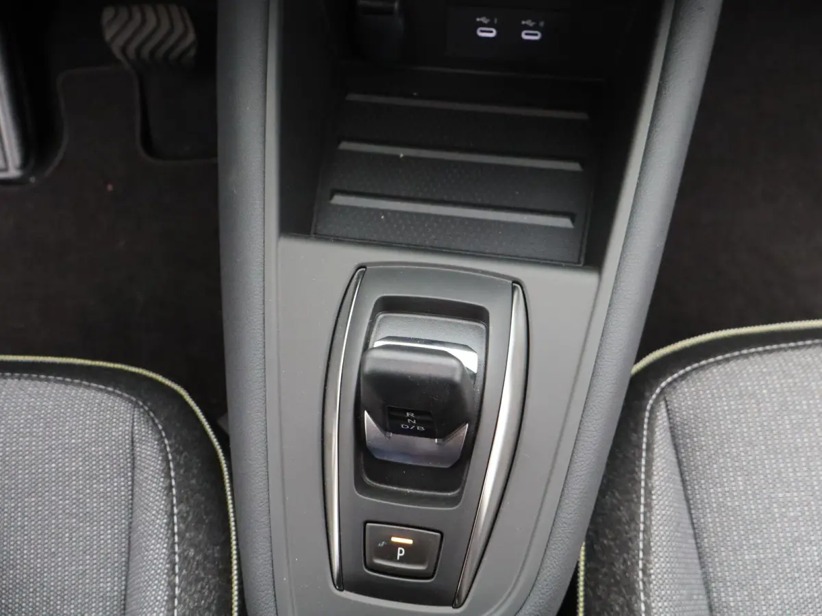 techno full hybrid E-Tech 160 | Parkeercamera | Adapt. Cruise | Google Navigatie |