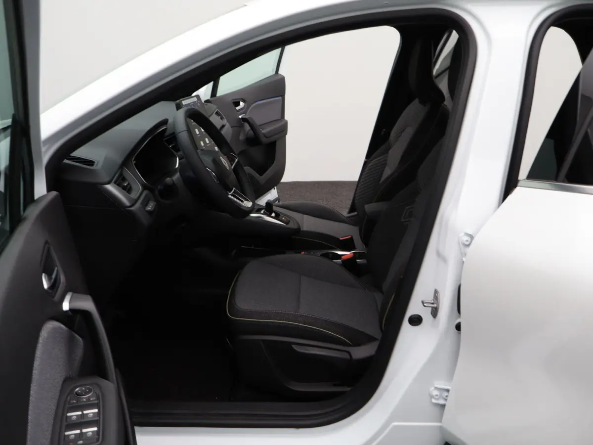 techno full hybrid E-Tech 160 | Parkeercamera | Adapt. Cruise | Google Navigatie |