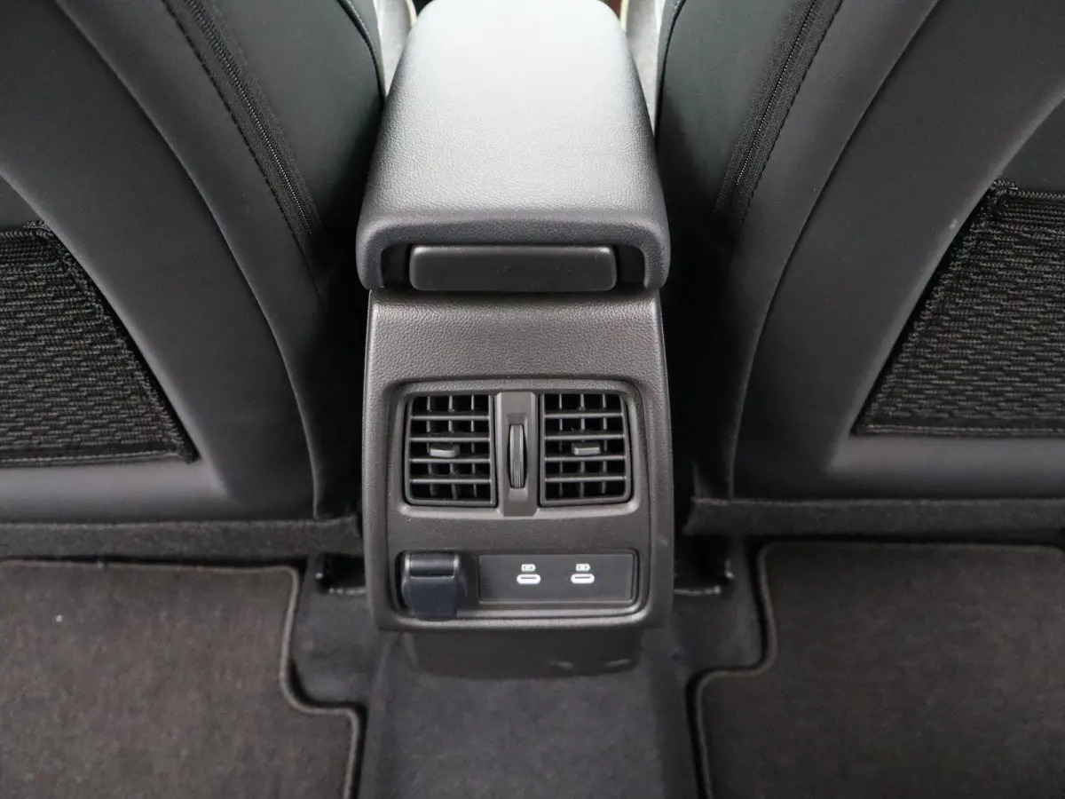 techno full hybrid E-Tech 160 | Parkeercamera | Adapt. Cruise | Google Navigatie |