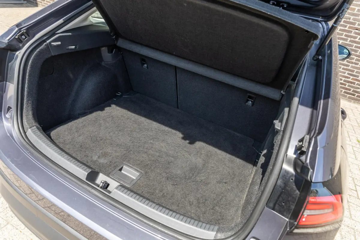 1.0 TSI 95pk Life | Achteruitrijcamera | Airconditioning | App connect