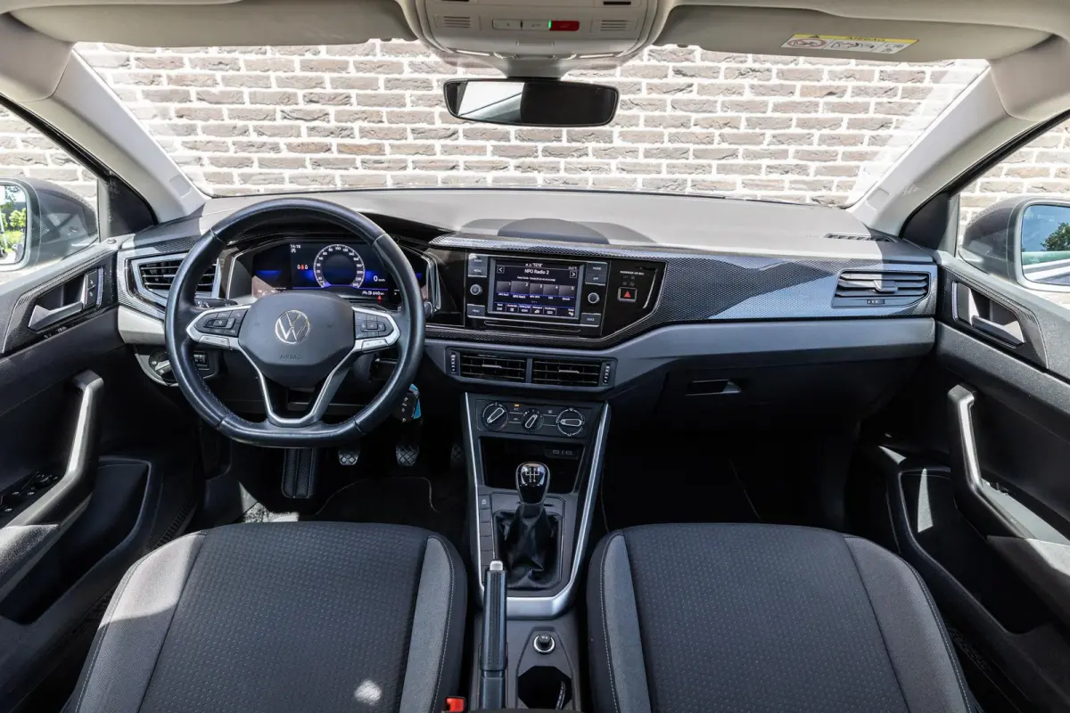1.0 TSI 95pk Life | Achteruitrijcamera | Airconditioning | App connect