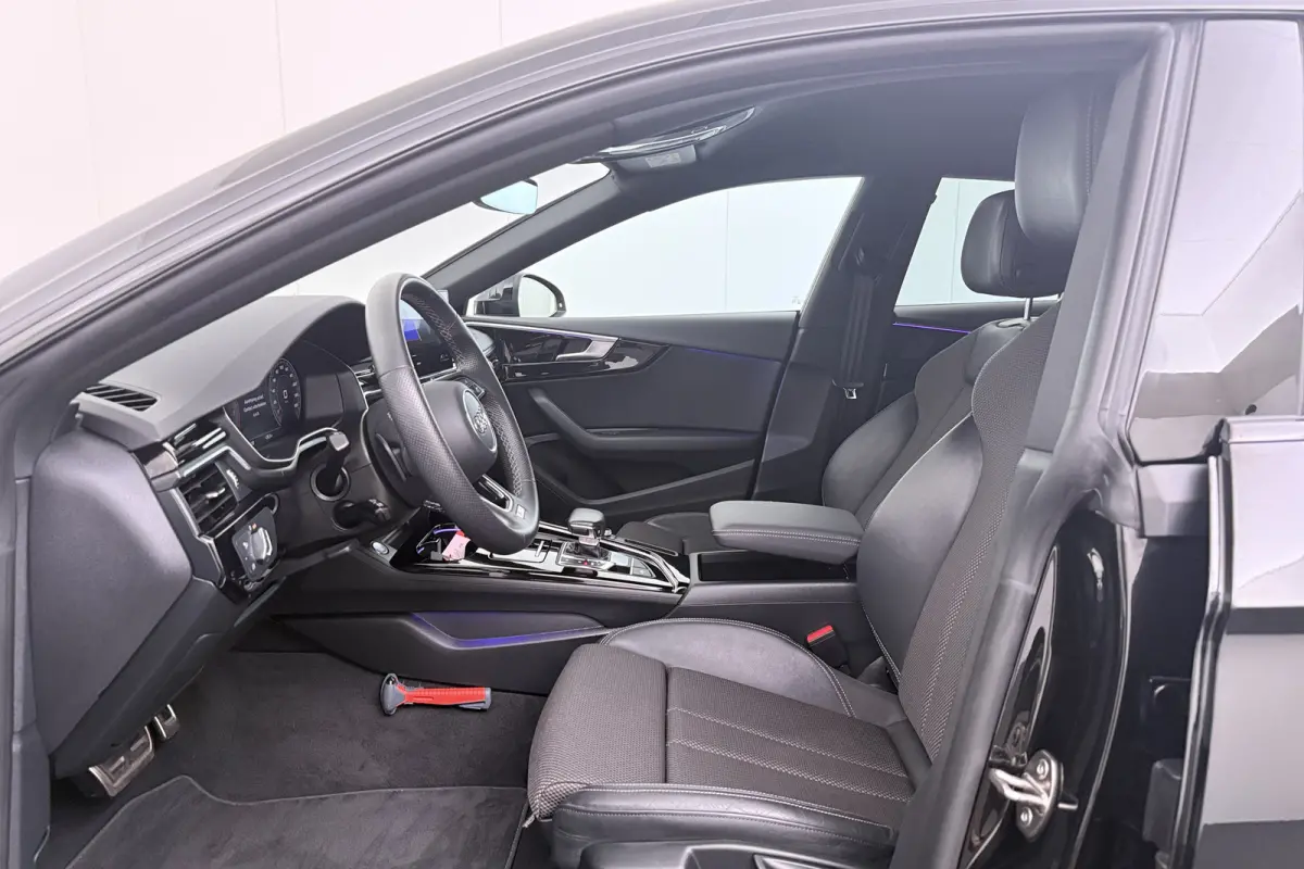 2.0 TFSI S-Line Competition Black-Ed Camera 19'LMV Carplay