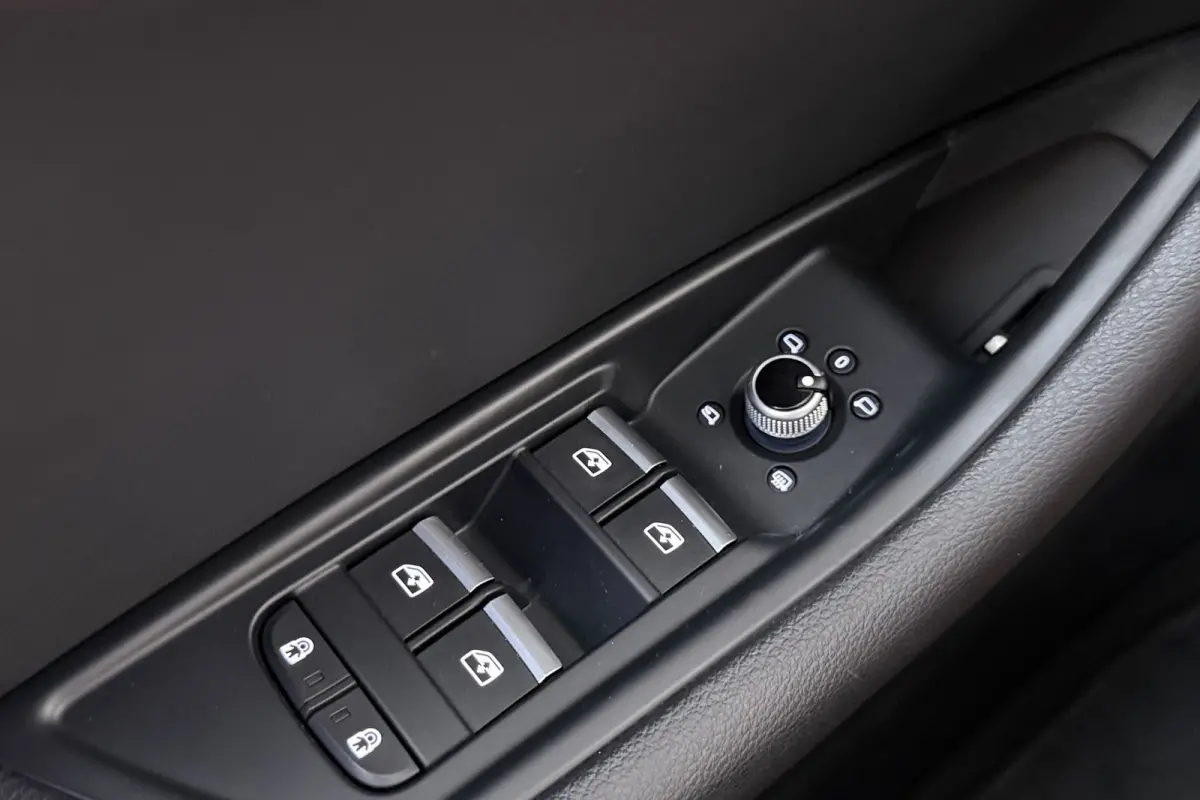2.0 TFSI S-Line Competition Black-Ed Camera 19'LMV Carplay