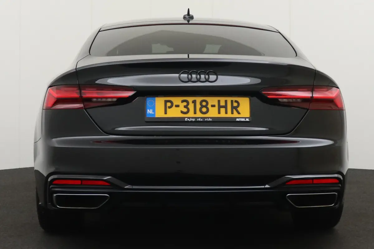 2.0 TFSI S-Line Competition Black-Ed Camera 19'LMV Carplay