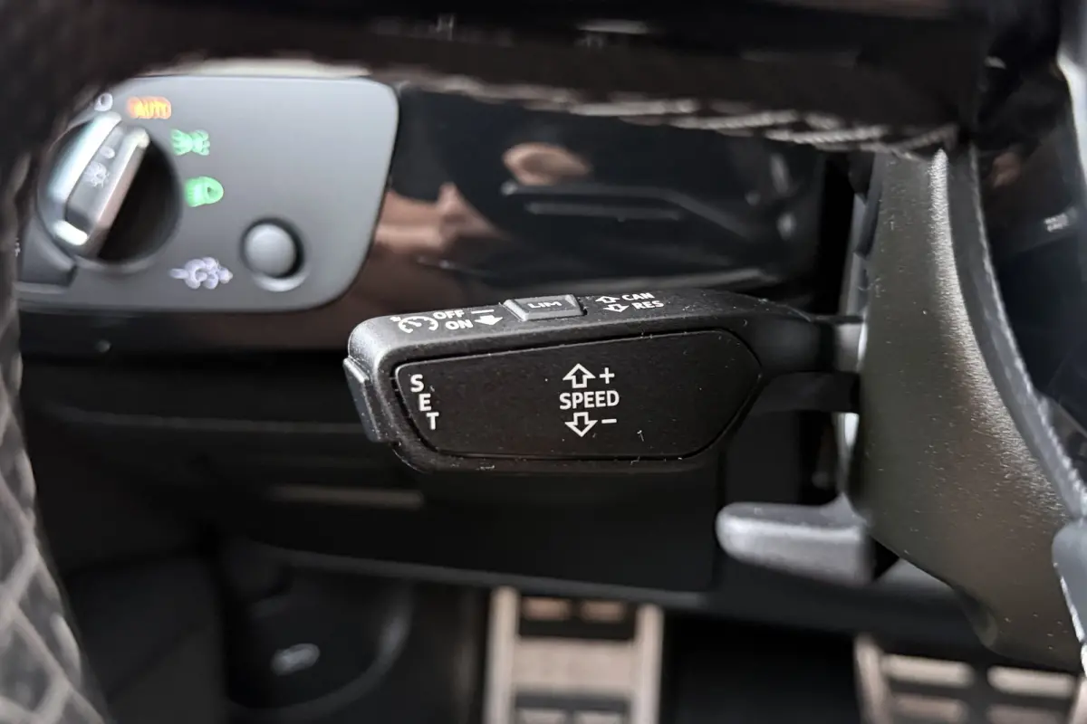 2.0 TFSI S-Line Competition Black-Ed Camera 19'LMV Carplay