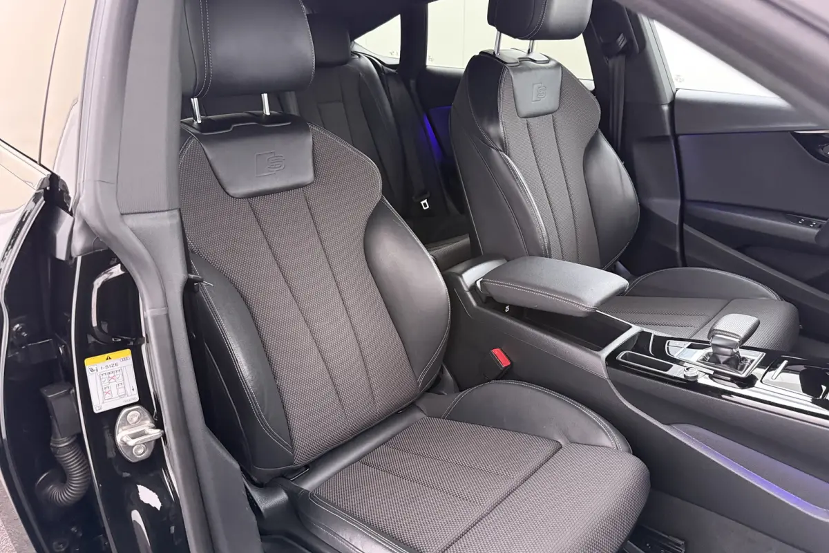 2.0 TFSI S-Line Competition Black-Ed Camera 19'LMV Carplay