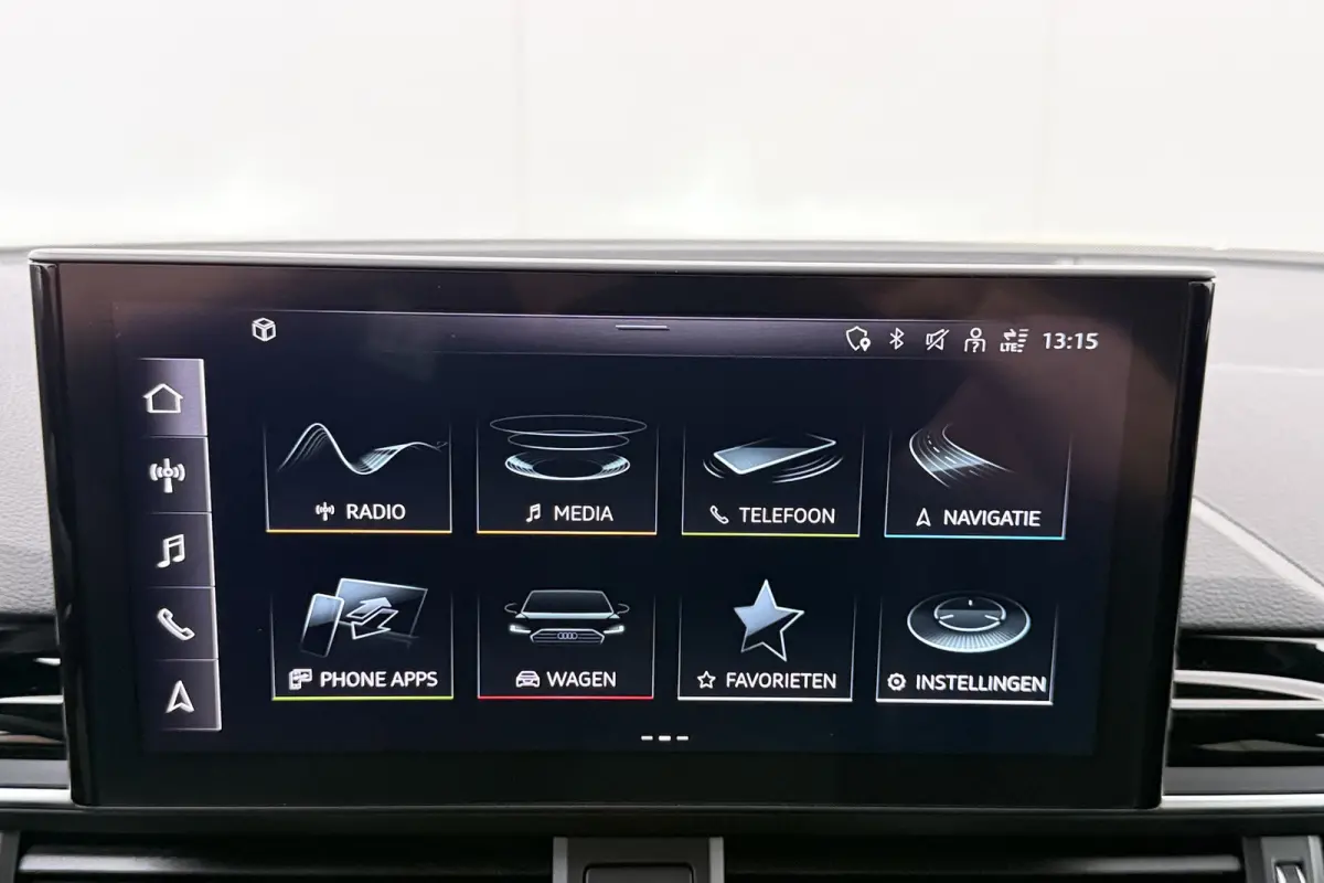 2.0 TFSI S-Line Competition Black-Ed Camera 19'LMV Carplay