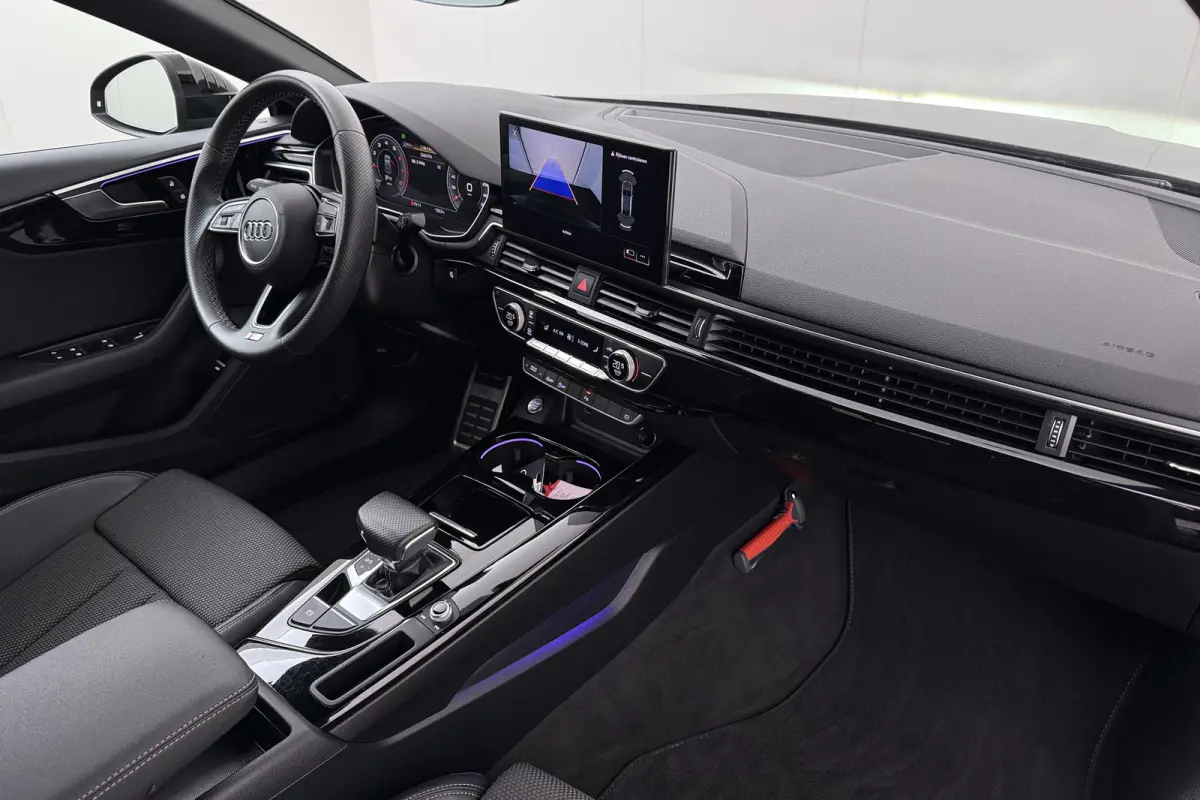 2.0 TFSI S-Line Competition Black-Ed Camera 19'LMV Carplay
