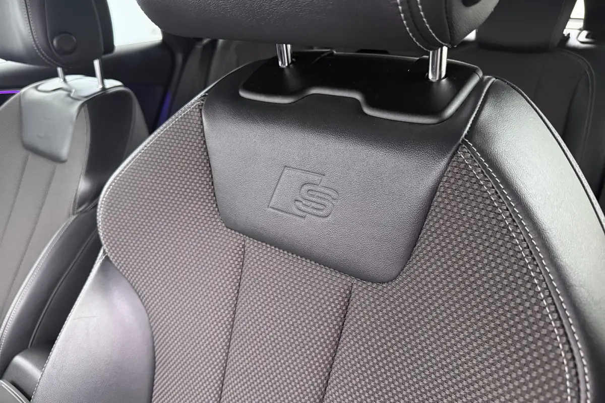 2.0 TFSI S-Line Competition Black-Ed Camera 19'LMV Carplay