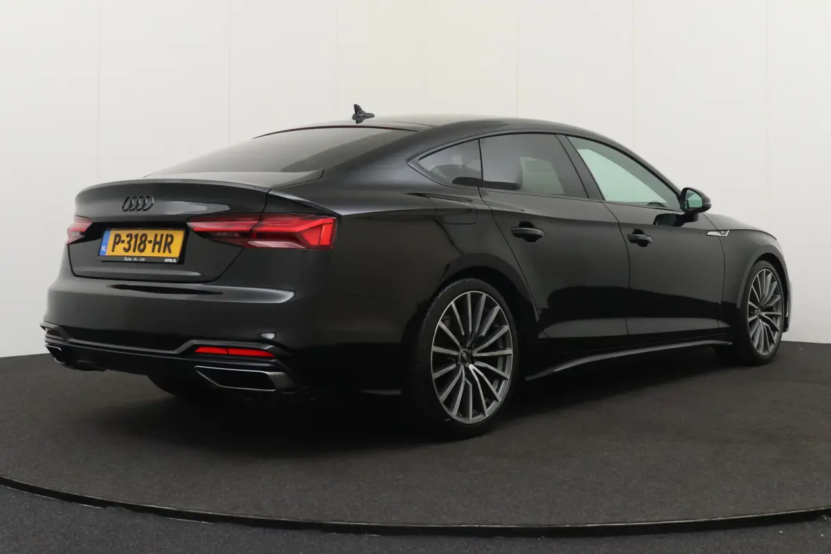 2.0 TFSI S-Line Competition Black-Ed Camera 19'LMV Carplay