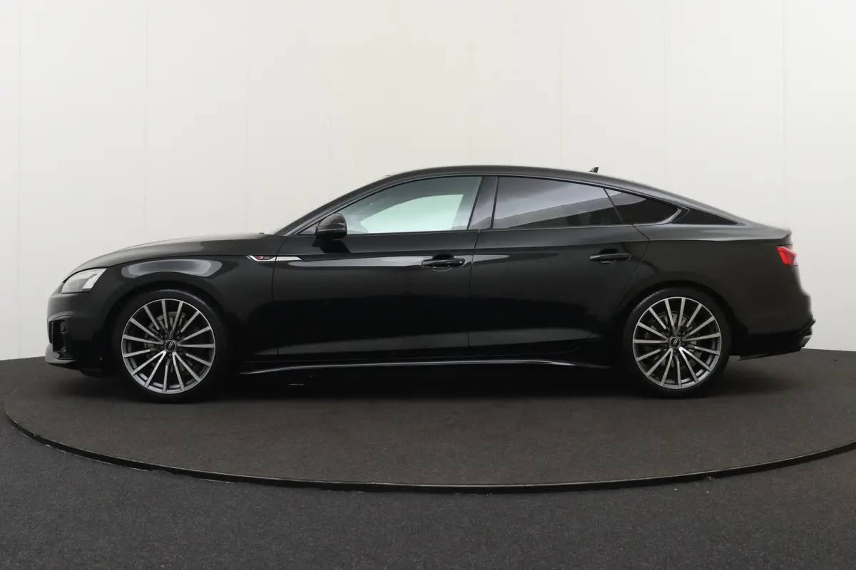 2.0 TFSI S-Line Competition Black-Ed Camera 19'LMV Carplay