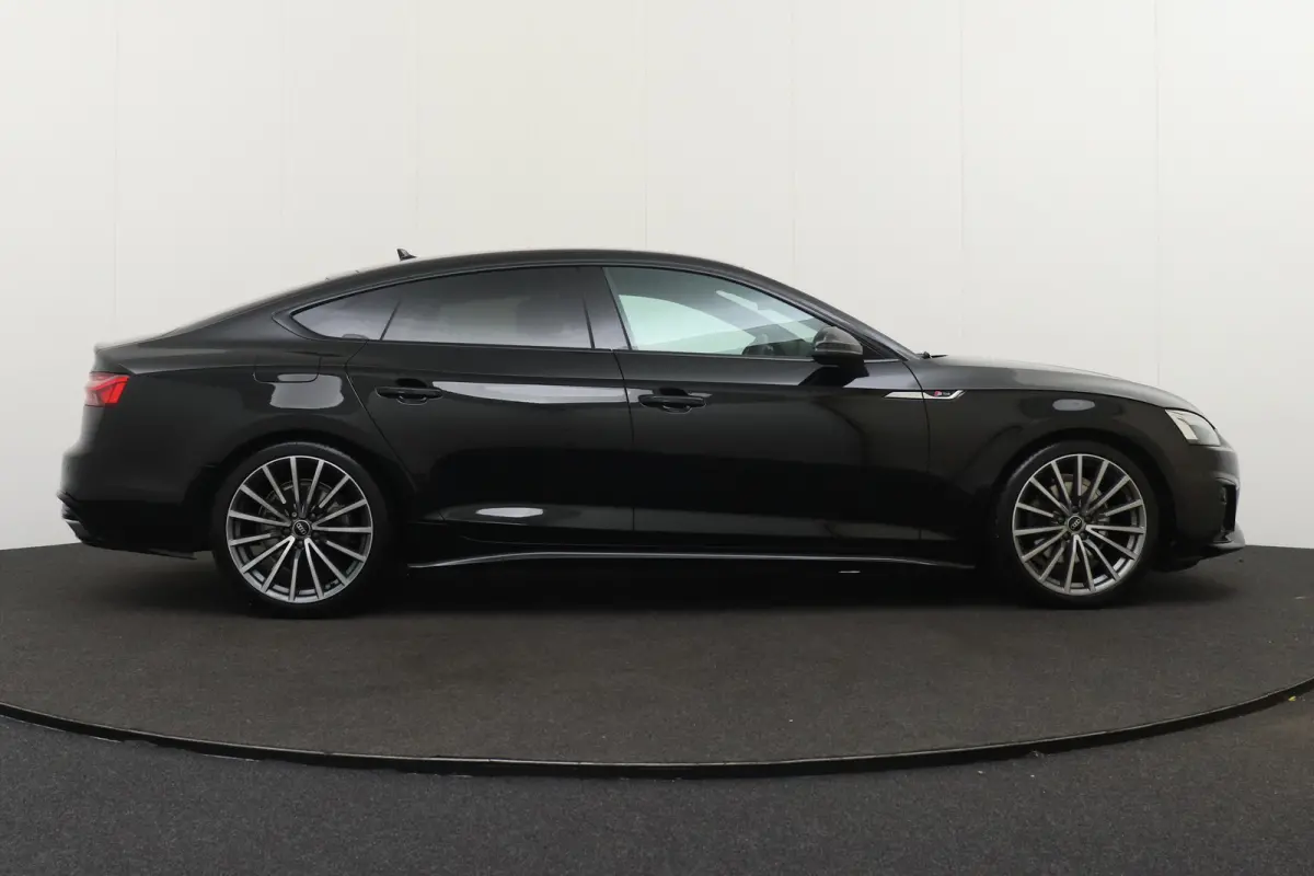 2.0 TFSI S-Line Competition Black-Ed Camera 19'LMV Carplay