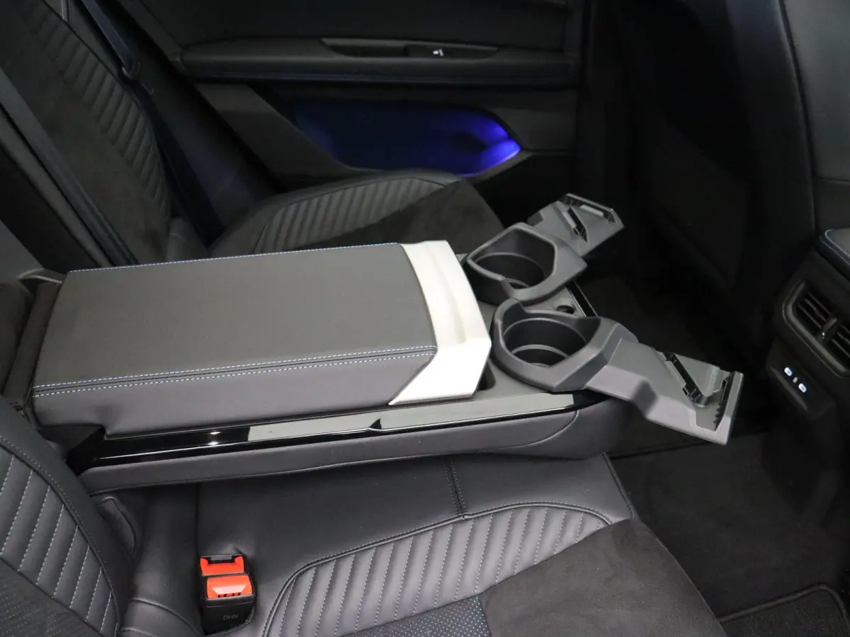 Full hybrid 200pk Esprit Alpine | Harman Kardon | Solarbay Panorama dak | Head Up Display | 360 Camera |