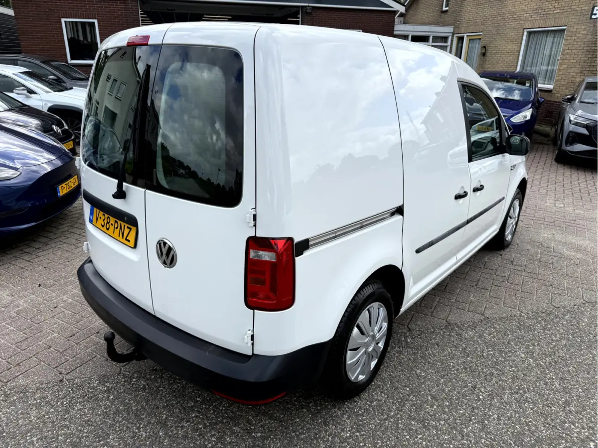 2.0 TDI 102pk Automaat Airco, Trekhaak, Cruise Controll