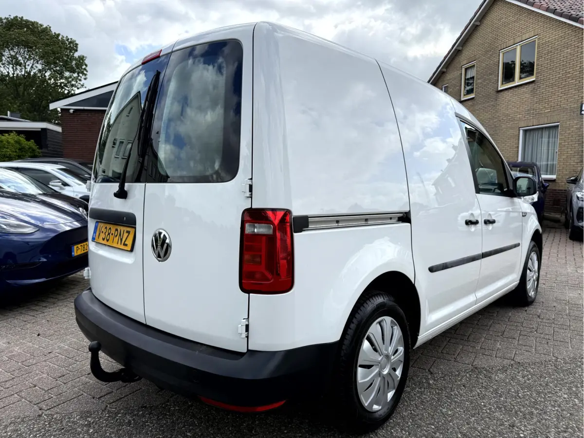 2.0 TDI 102pk Automaat Airco, Trekhaak, Cruise Controll