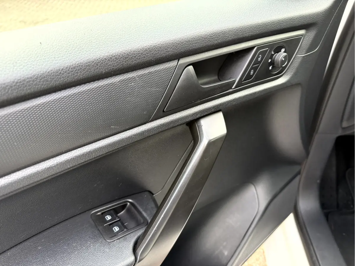 2.0 TDI 102pk Automaat Airco, Trekhaak, Cruise Controll