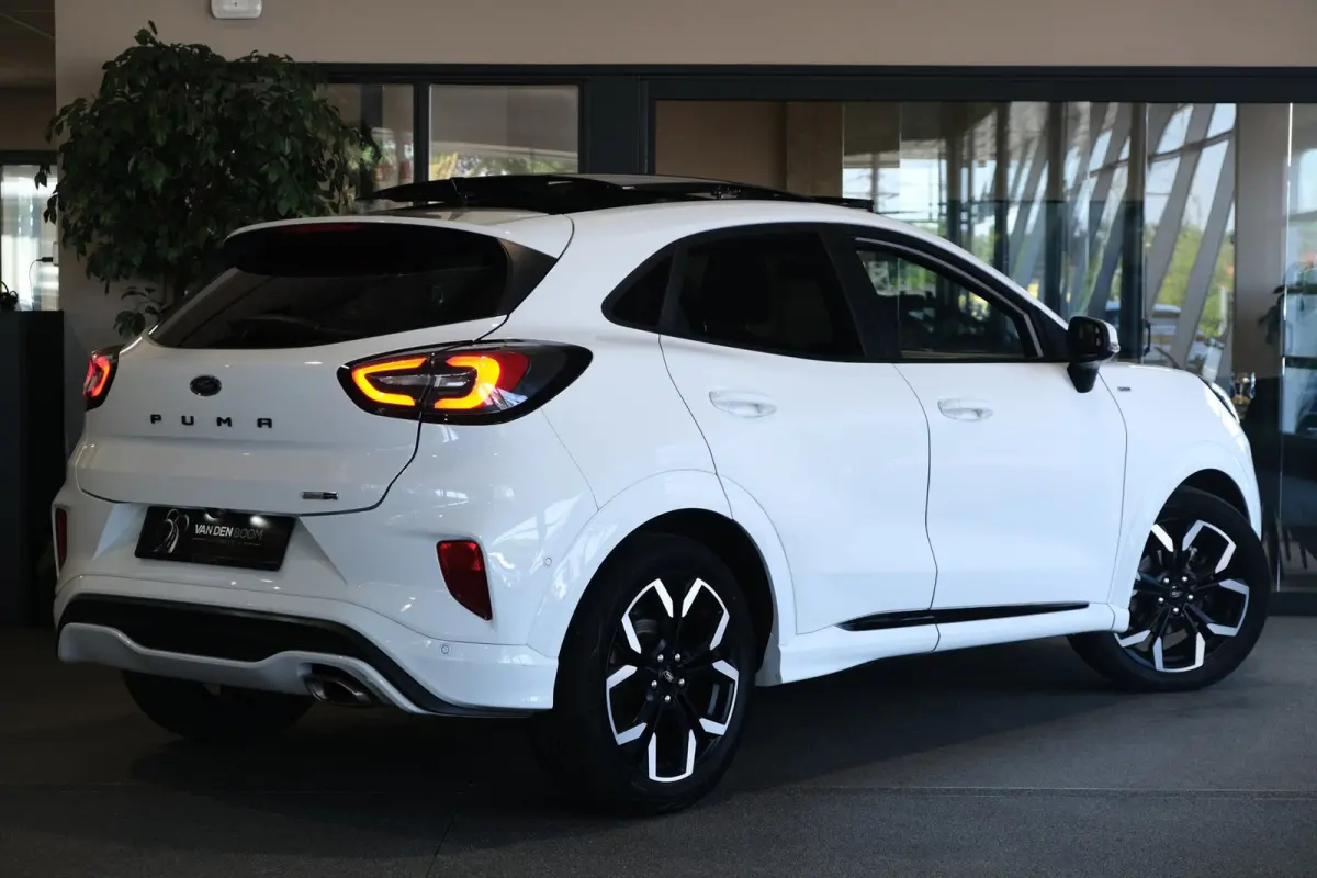 1.0 EcoBoost ST-Line X Pano Navi Led Cam Virtual Pdc