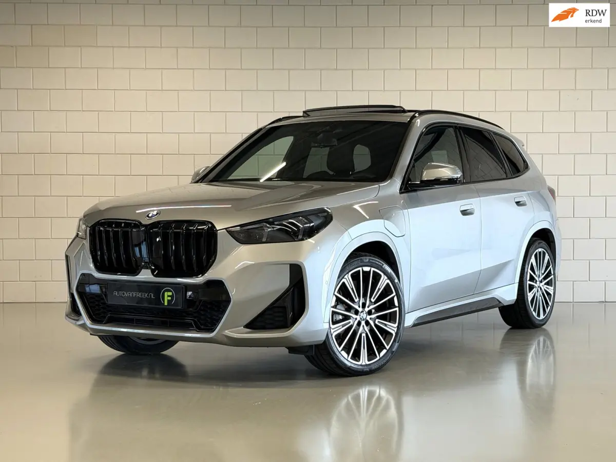 XDrive30e M Sport Pro Individual | PANO | TREKHAAK | ACC | 360 CAMERA | HARMAN KARDON | MEMORY