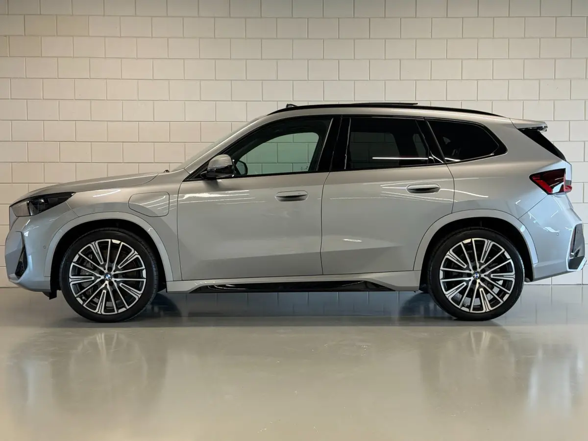 XDrive30e M Sport Pro Individual | PANO | TREKHAAK | ACC | 360 CAMERA | HARMAN KARDON | MEMORY