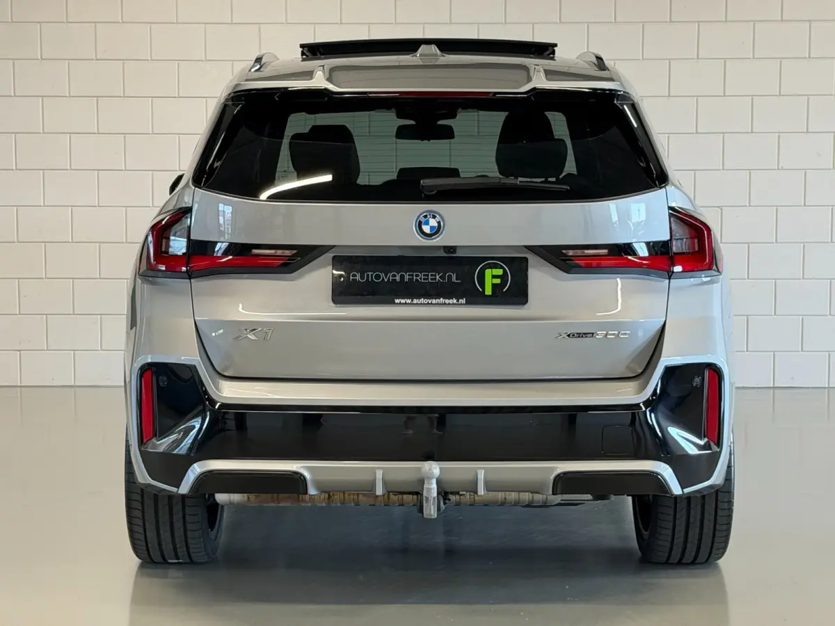 XDrive30e M Sport Pro Individual | PANO | TREKHAAK | ACC | 360 CAMERA | HARMAN KARDON | MEMORY