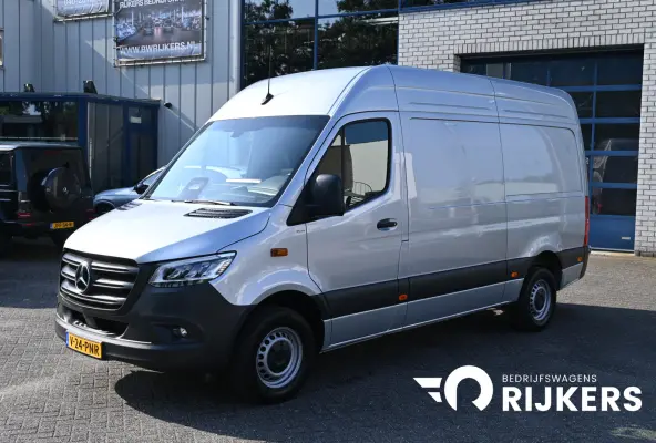 317 CDI Pro L2H2 LED, Geveerde stoel, Navigatie met camera