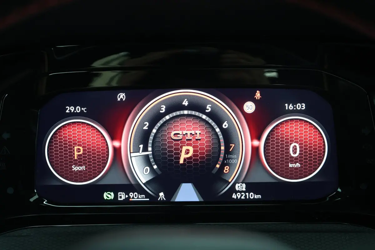 2.0 TSI GTI Clubsport 45 Jahre Edition 300+PK AKRAPOVIC/IQ/VIRTUAL/SFEER/PANO/LEER/CAM/LINE/ACC/12 MND GARANTIE!