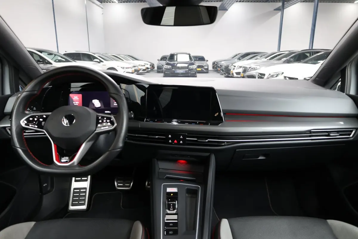 2.0 TSI GTI Clubsport 45 Jahre Edition 300+PK AKRAPOVIC/IQ/VIRTUAL/SFEER/PANO/LEER/CAM/LINE/ACC/12 MND GARANTIE!