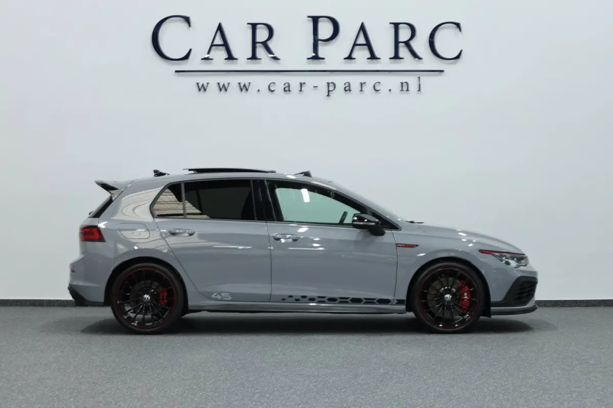 2.0 TSI GTI Clubsport 45 Jahre Edition 300+PK AKRAPOVIC/IQ/VIRTUAL/SFEER/PANO/LEER/CAM/LINE/ACC/12 MND GARANTIE!