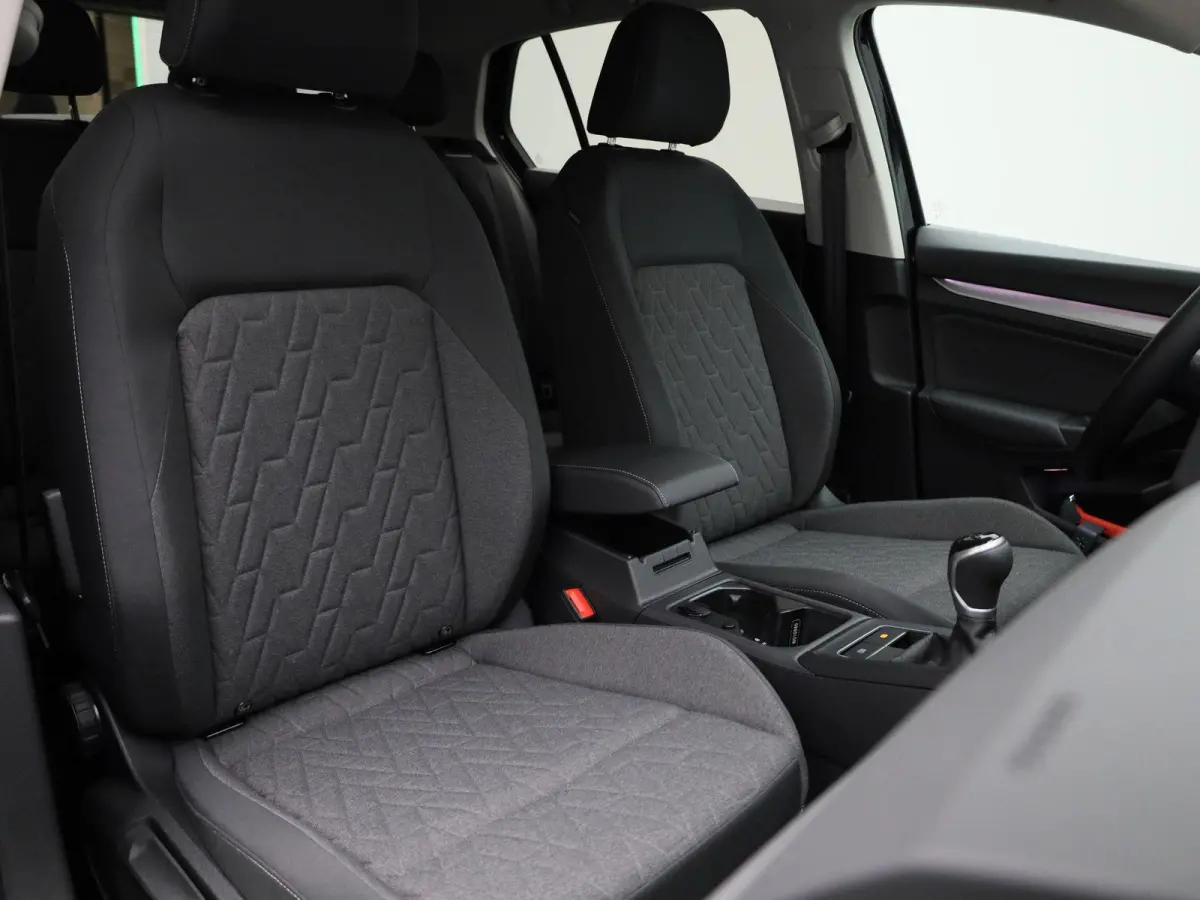 1.5 TSI Life Edition 116 PK| Origineel Nederlands | 1e Eigenaar | Stoelverwarming | Stuurwielverwarming | Achteruitrijcamera | Parkeersensoren | Digitale Cockpit Pro | Sfeerverlichting