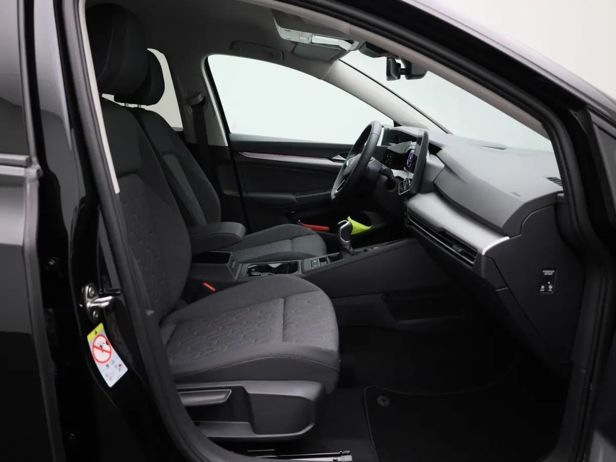 1.5 TSI Life Edition 116 PK| Origineel Nederlands | 1e Eigenaar | Stoelverwarming | Stuurwielverwarming | Achteruitrijcamera | Parkeersensoren | Digitale Cockpit Pro | Sfeerverlichting