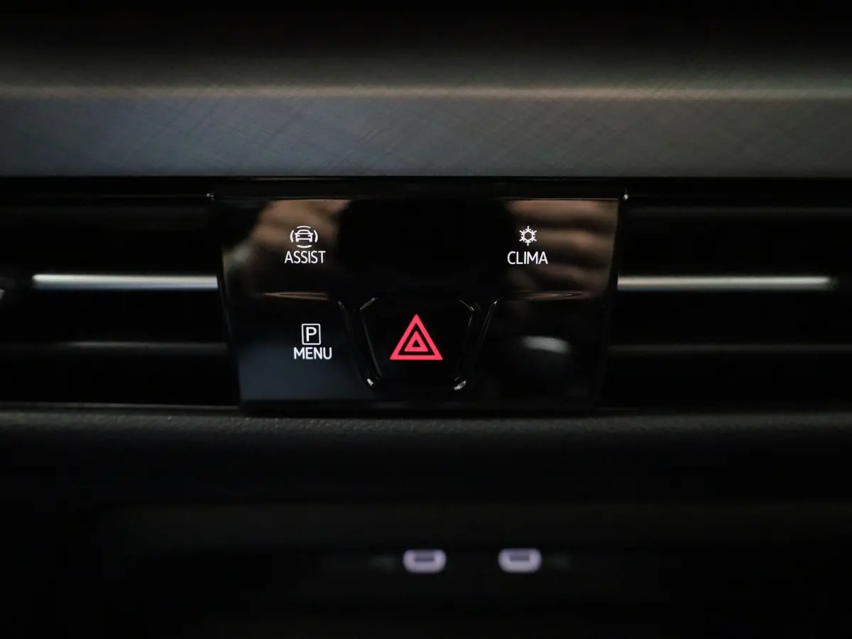 1.5 TSI Life Edition 116 PK| Origineel Nederlands | 1e Eigenaar | Stoelverwarming | Stuurwielverwarming | Achteruitrijcamera | Parkeersensoren | Digitale Cockpit Pro | Sfeerverlichting
