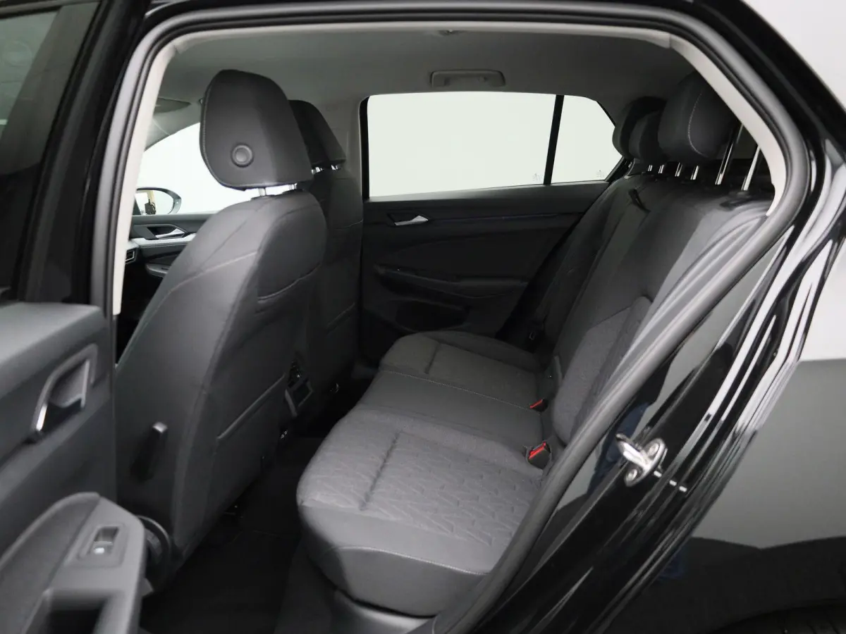1.5 TSI Life Edition 116 PK| Origineel Nederlands | 1e Eigenaar | Stoelverwarming | Stuurwielverwarming | Achteruitrijcamera | Parkeersensoren | Digitale Cockpit Pro | Sfeerverlichting