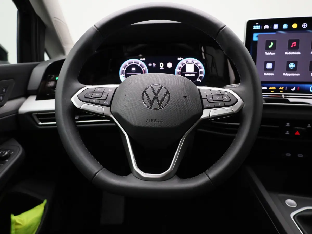 1.5 TSI Life Edition 116 PK| Origineel Nederlands | 1e Eigenaar | Stoelverwarming | Stuurwielverwarming | Achteruitrijcamera | Parkeersensoren | Digitale Cockpit Pro | Sfeerverlichting