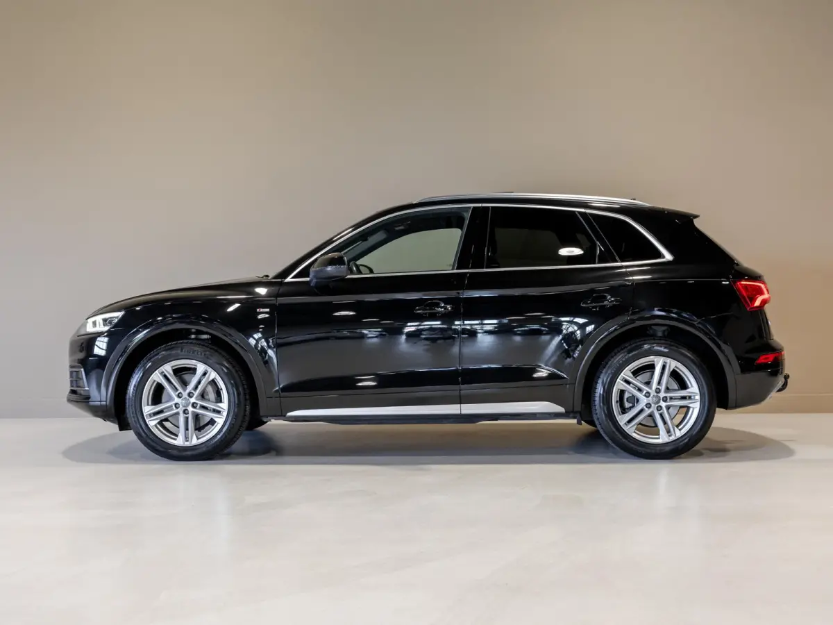 2.0 TFSI quattro Sport S Line Edition / 252pk / Panorama dak / Trekhaak /