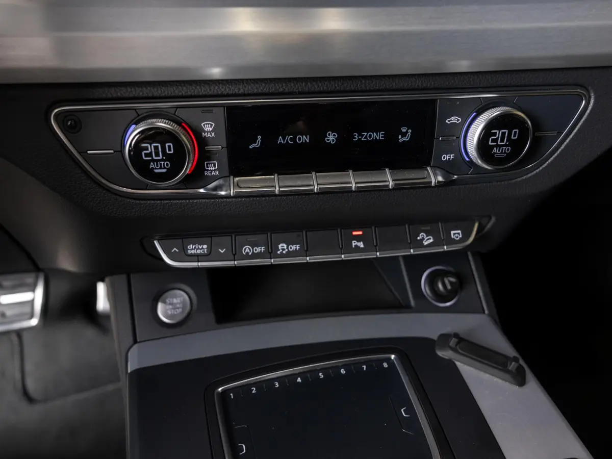 2.0 TFSI quattro Sport S Line Edition / 252pk / Panorama dak / Trekhaak /